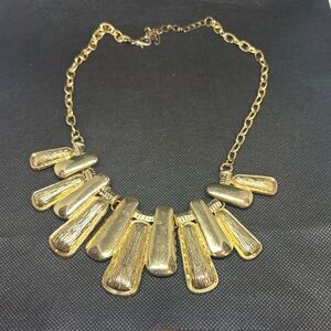 Vintage Elegant Gold Statement Necklace